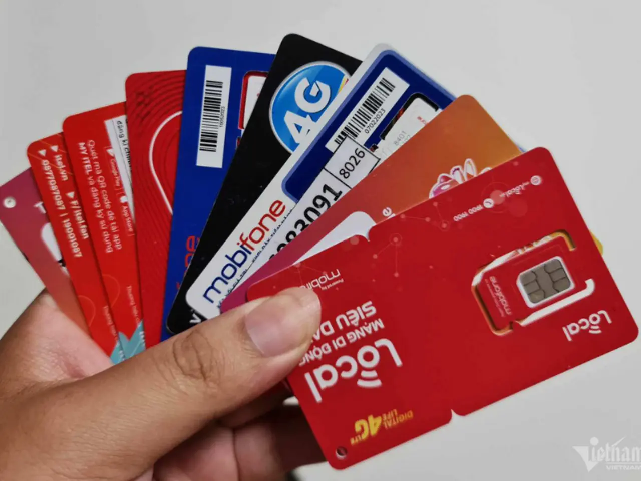 Tourists can choose from a variety of Vietnamese travel SIM cards to access mobile data.