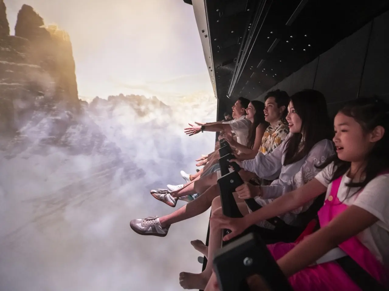 Rạp phim bay VinWonders Nha Trang mang đến trải nghiệm nhập vai độc đáo, đưa du khách khám phá những khung cảnh ngoạn mục bằng công nghệ mô phỏng chuyến bay hiện đại. Rạp phim bay VinWonders Nha Trang