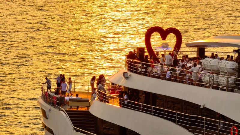 Paradise Night Cruise Phu Quoc: Ticket Prices & Nautilus Night Cruise Experience