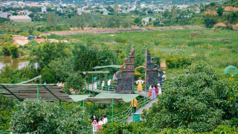 Southern Vietnam 5-day tour: Mui Ne sand dunes, Da Lat highlands & Ho Chi Minh City