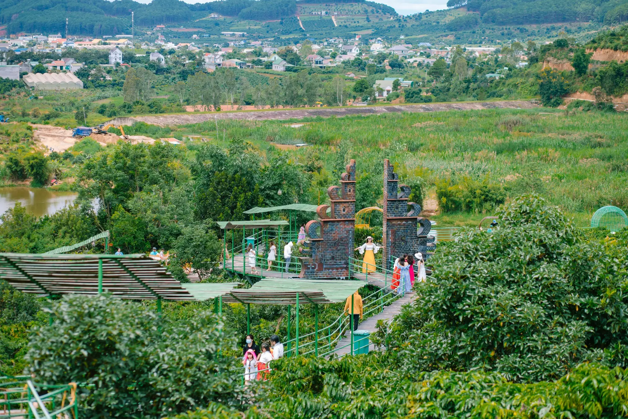 Southern Vietnam 5-day tour: Mui Ne sand dunes, Da Lat highlands & Ho Chi Minh City